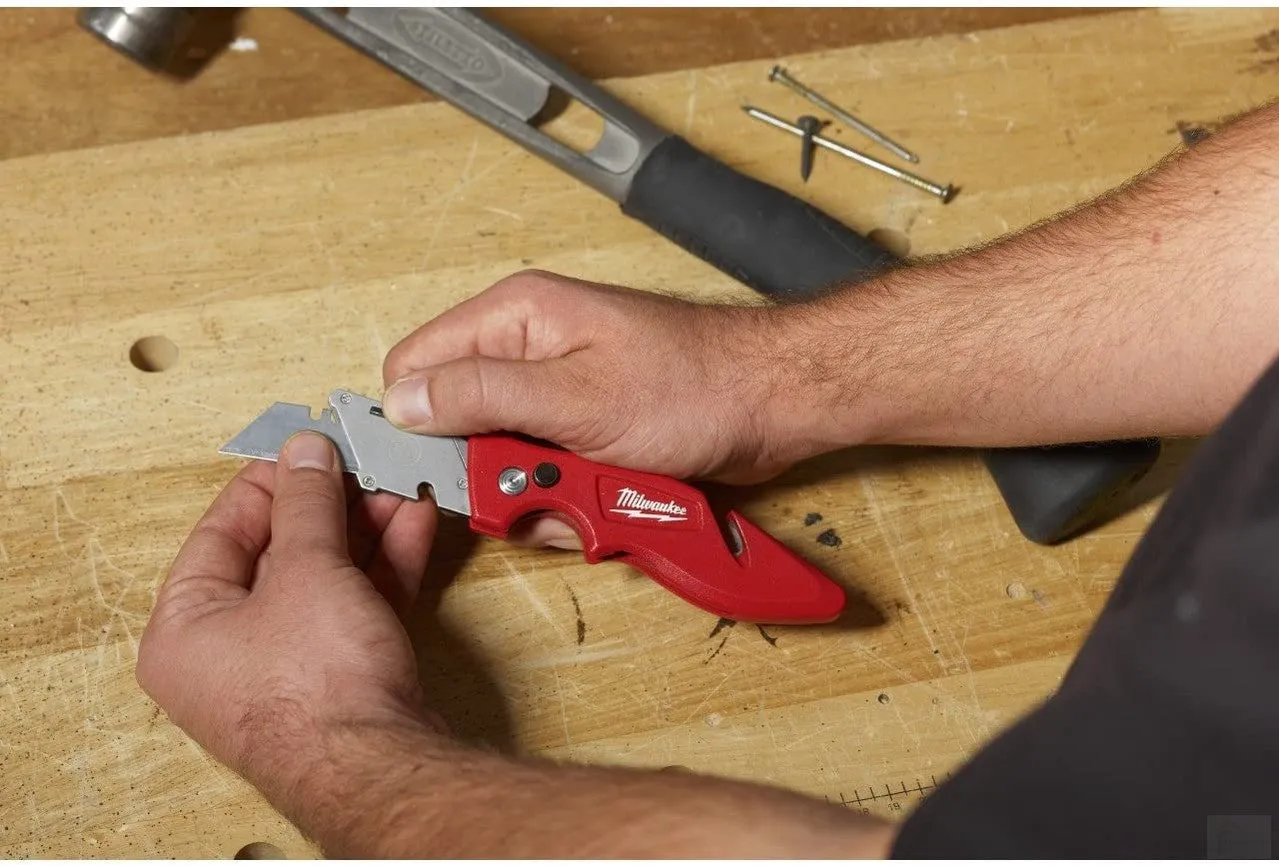 MILWAUKEE FASTBACK Flip Utility Knife [48-22-1901]