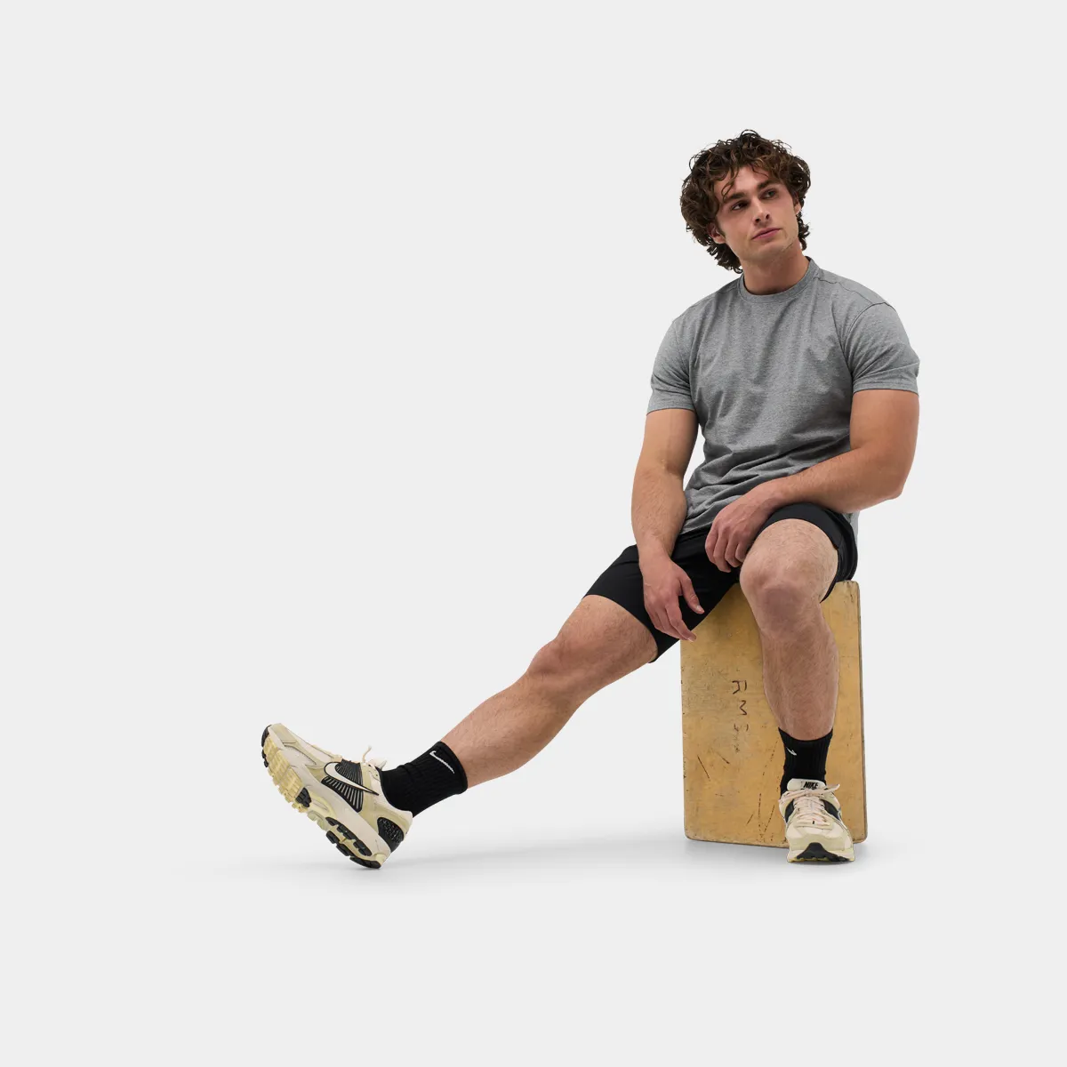 Outset Short 9"