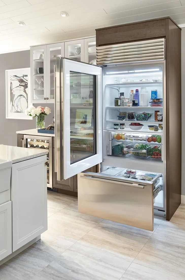 Sub-Zero BI36UGSTHLH 36" Classic Over-And-Under Refrigerator/Freezer With Glass Door
