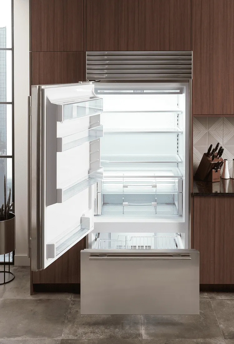Sub-Zero BI36UIDSTHLH 36" Classic Over-And-Under Refrigerator/Freezer With Internal Dispenser